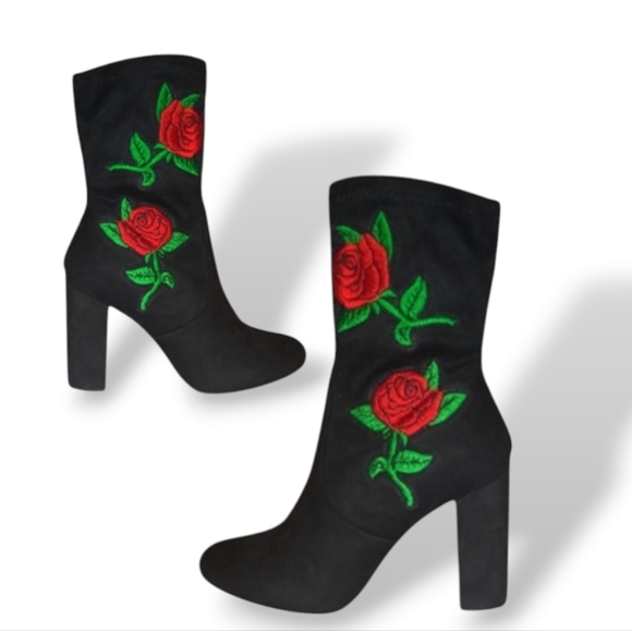 🛑BOGO 🆕Black Floral Embroidered Boot - Picture 2 of 12